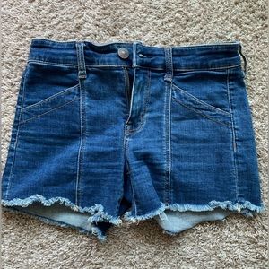 AEO mid rise midi Jean shorts size 4
